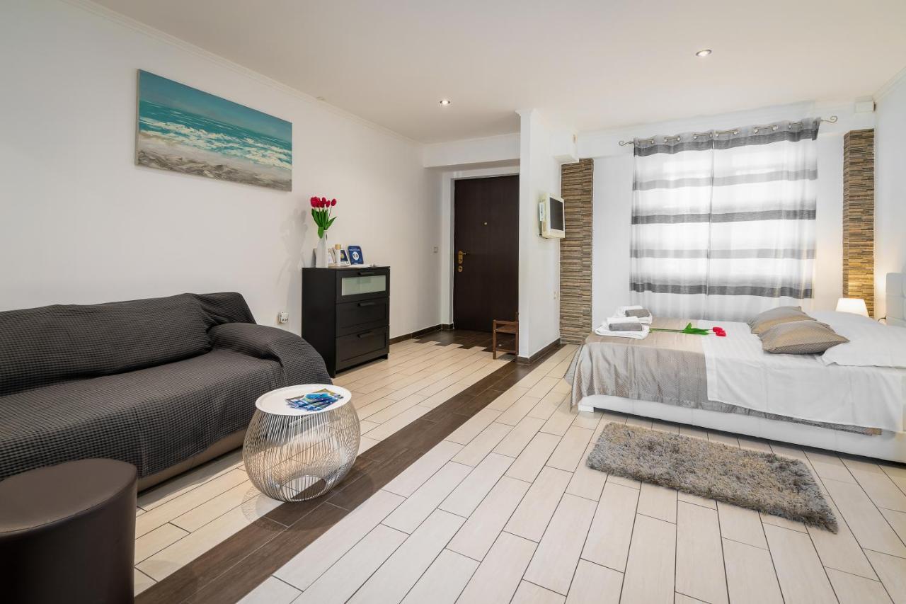 Studio Apartment La Luna Split Exteriér fotografie