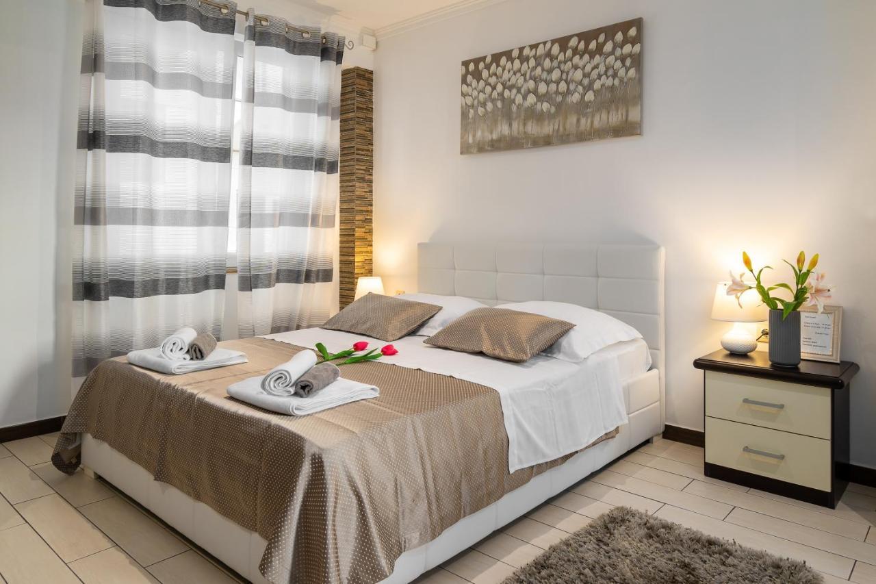 Studio Apartment La Luna Split Exteriér fotografie